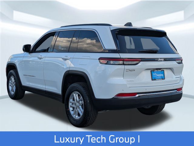 2025 Jeep Grand Cherokee Laredo photo 2