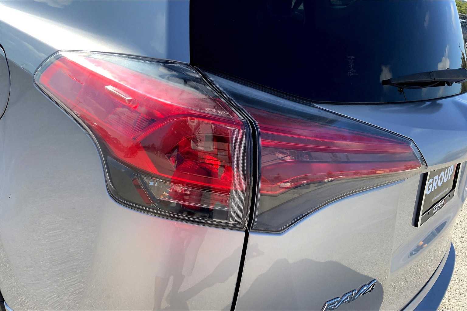 2018 Toyota RAV4 LE photo 27