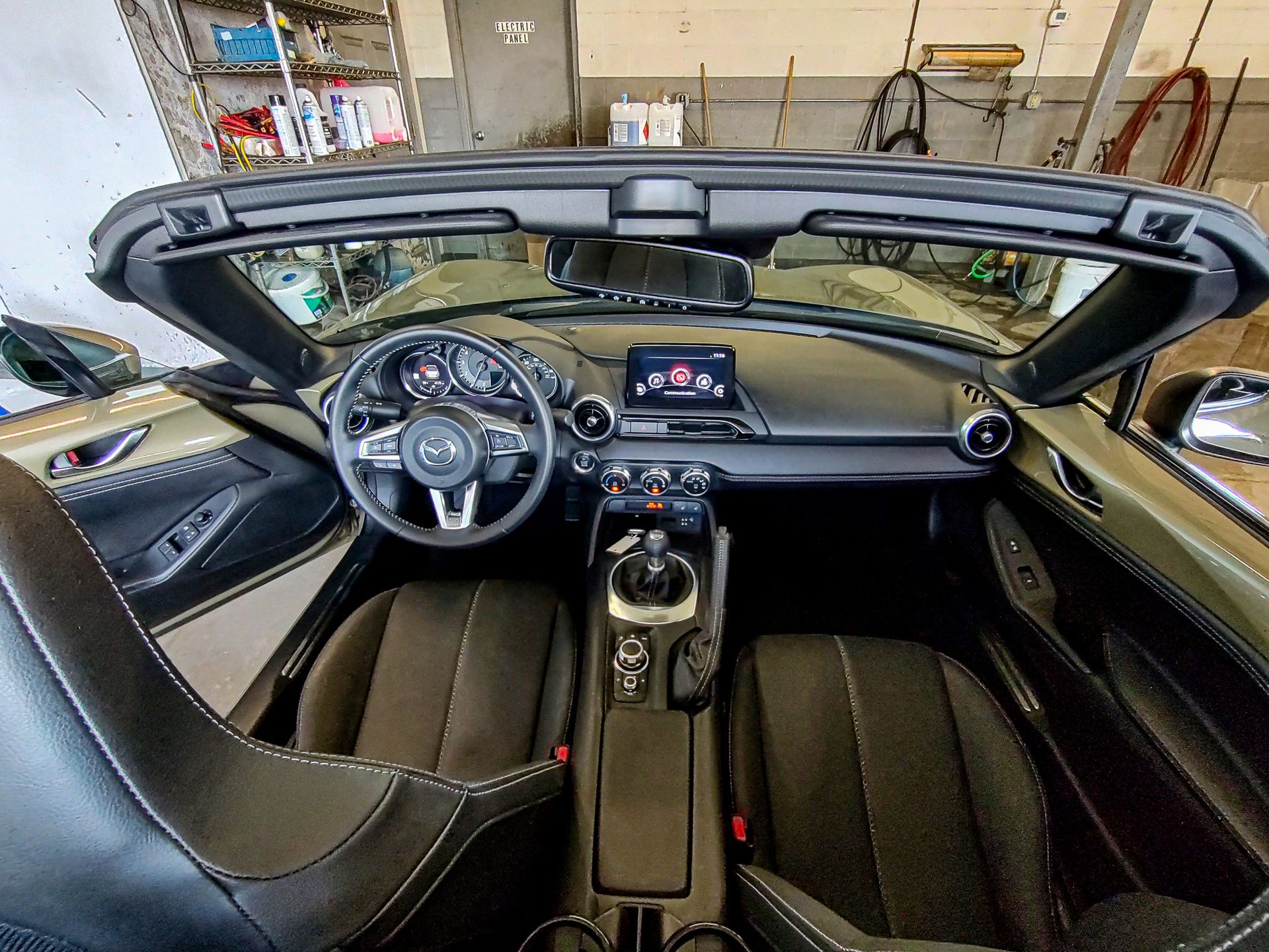 2023 Mazda MX-5 Miata Miata Grand Touring photo 3