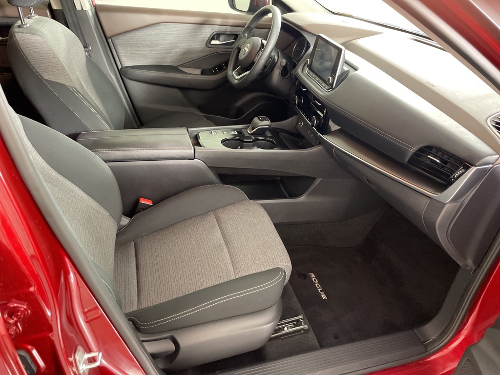 2022 Nissan Rogue SV photo 40