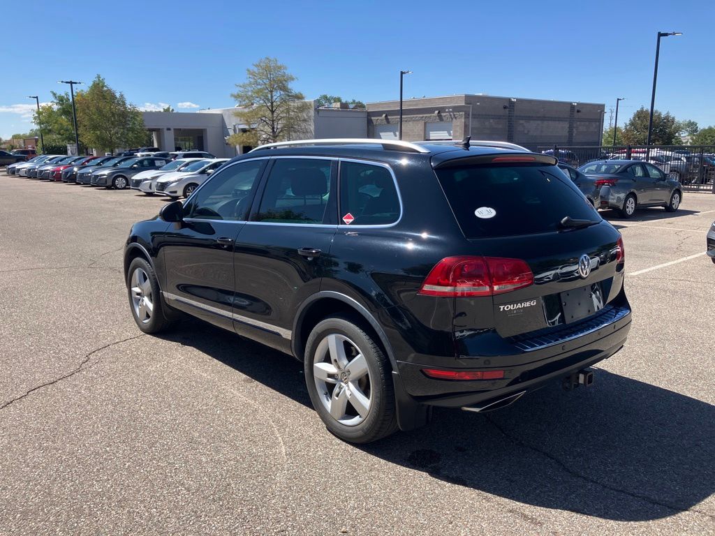 2012 Volkswagen Touareg V6 TDI Sport photo 5