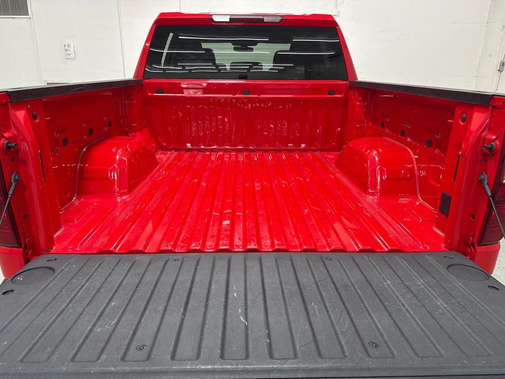 2022 Chevrolet Silverado 1500 LT photo 7