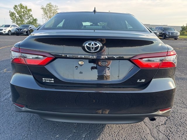 2022 Toyota Camry LE photo 4