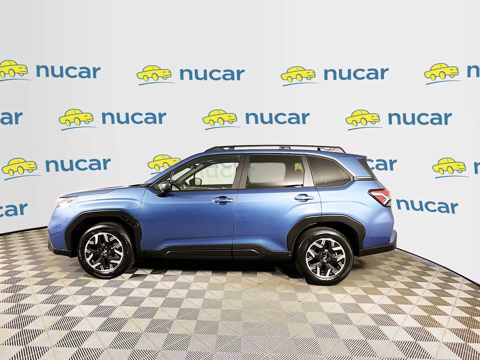 2025 Subaru Forester Premium Base photo 2