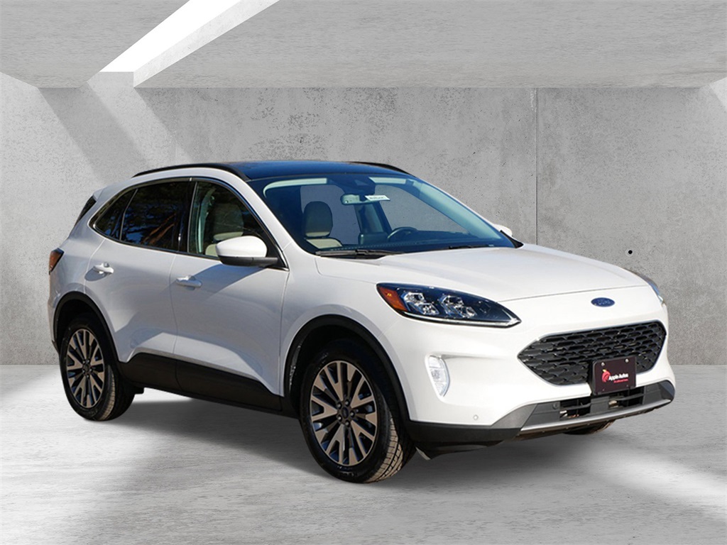 2022 Ford Escape Titanium's photo
