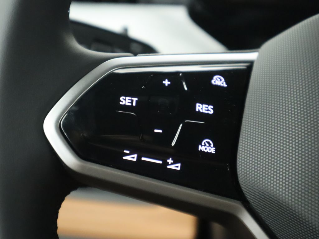 2025 Volkswagen ID. Buzz Pro S photo 11