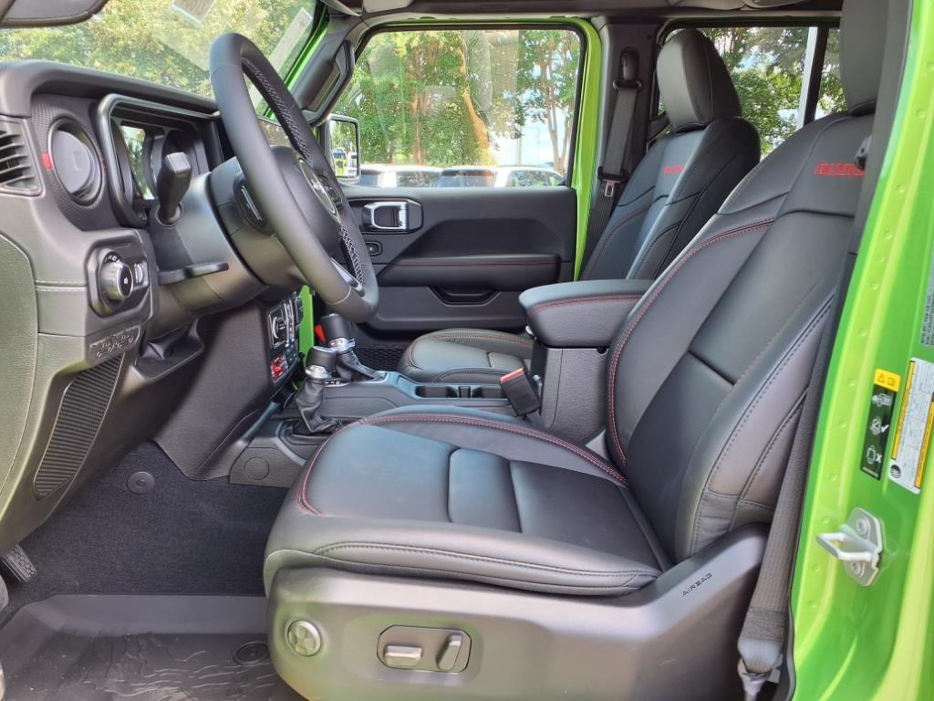 2025 Jeep Wrangler Rubicon photo 2