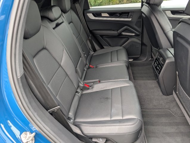 2024 Porsche Cayenne photo 5