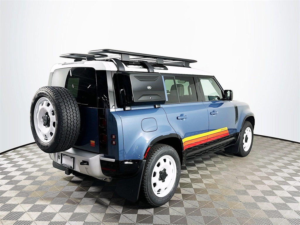 2025 Land Rover Defender 110 S photo 5