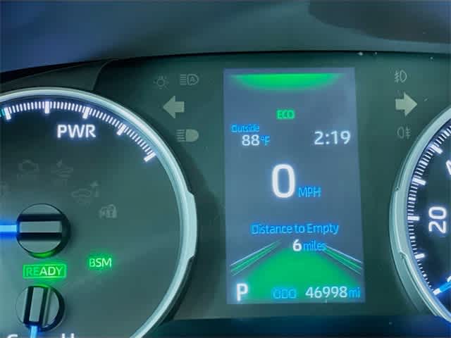 2022 Toyota RAV4 Hybrid XLE photo 14