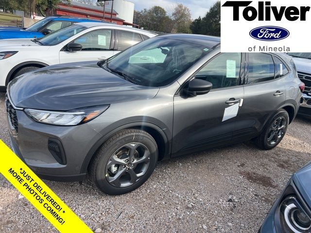 2026 Ford Escape ST-Line's photo