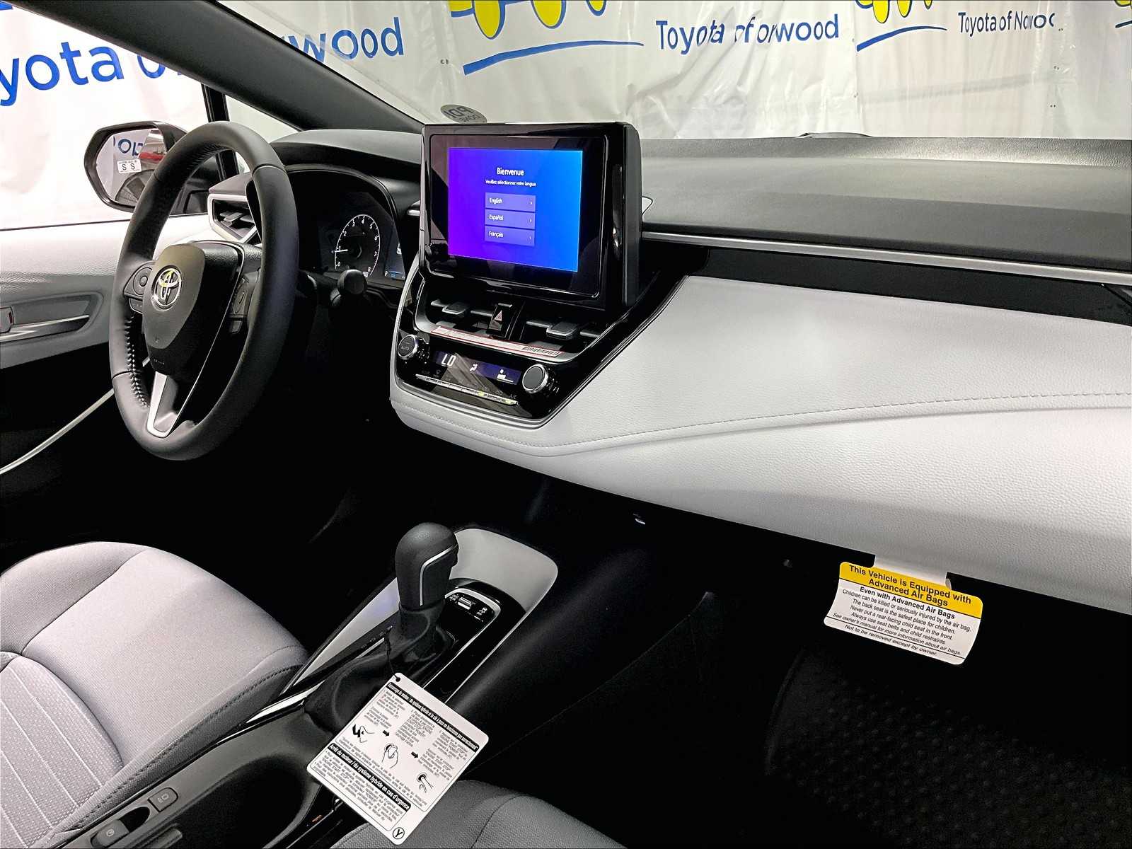 2025 Toyota Corolla SE photo 9
