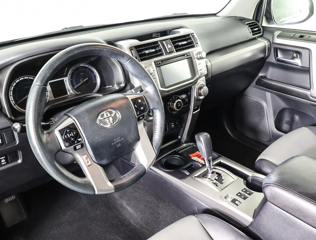 2015 Toyota 4Runner SR5 Premium photo 5
