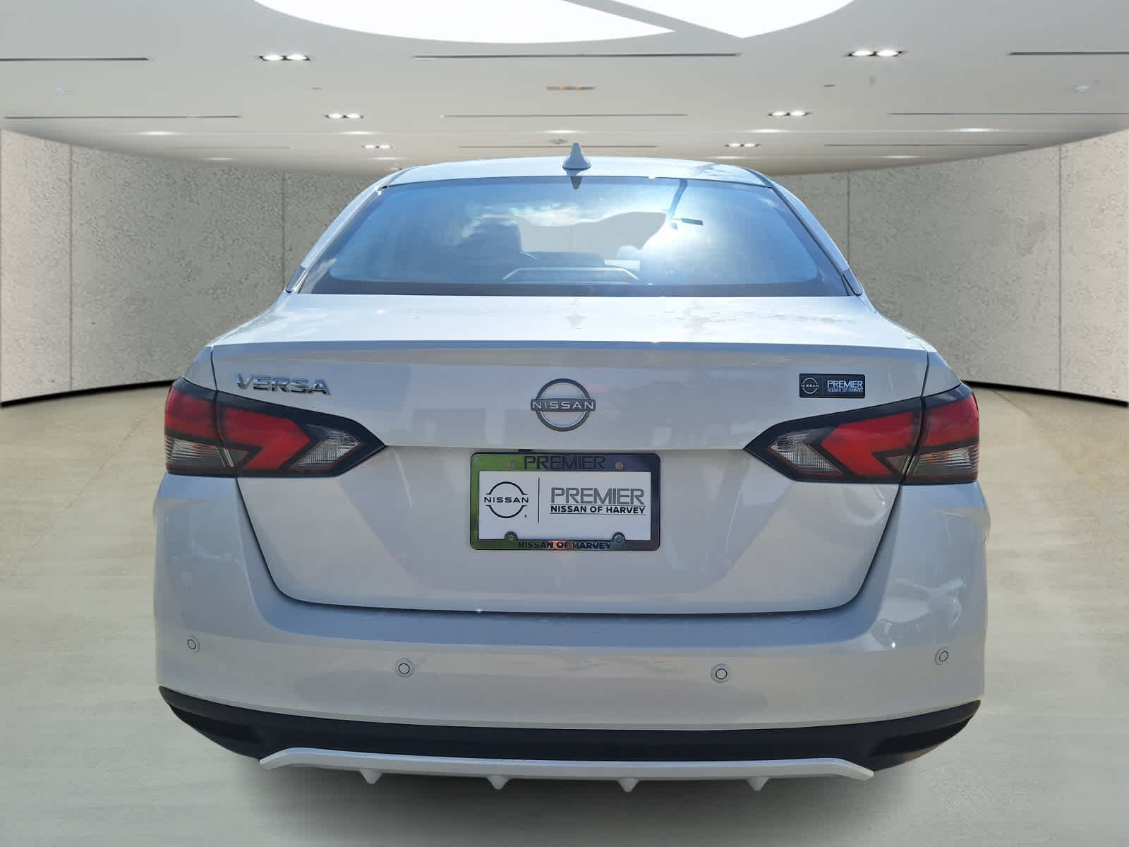 2025 Nissan Versa SV photo 4