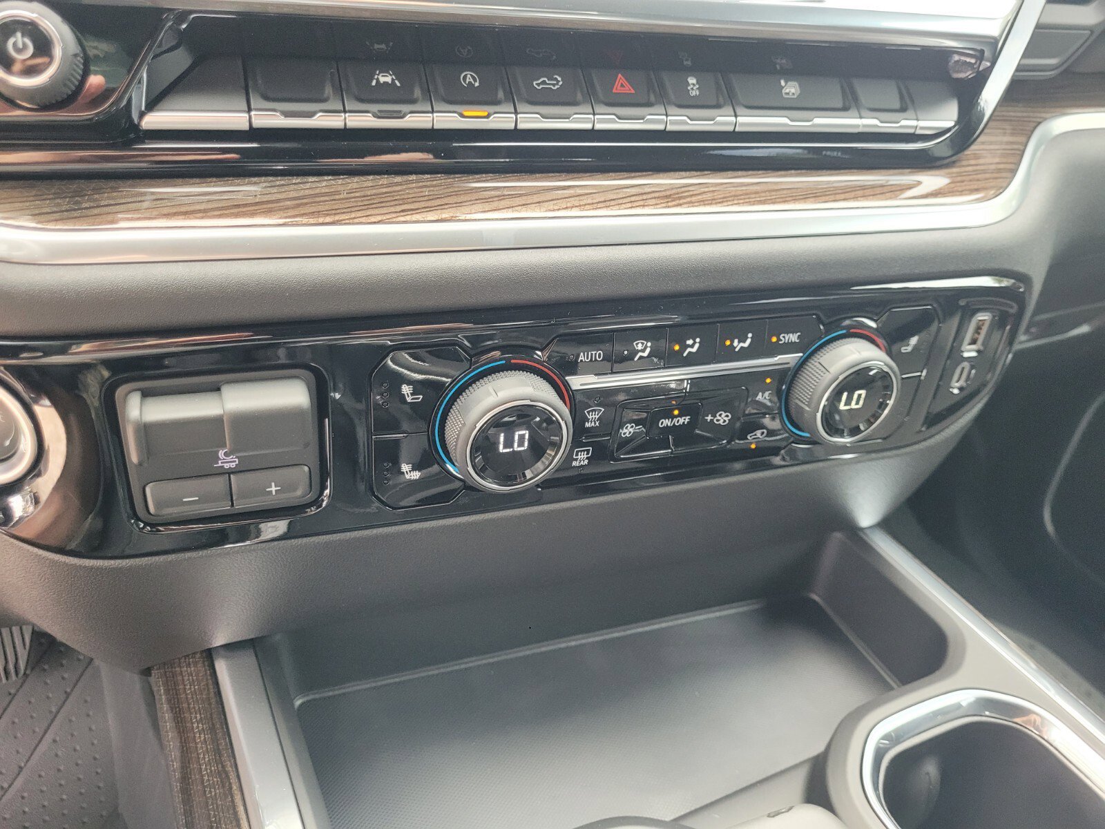 2026 Chevrolet Silverado 1500 RST photo 24