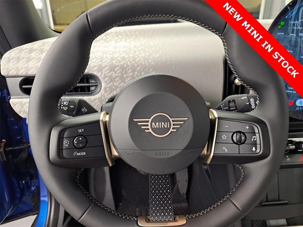 2025 Mini Cooper 2 Door Hardtop Signature photo 18