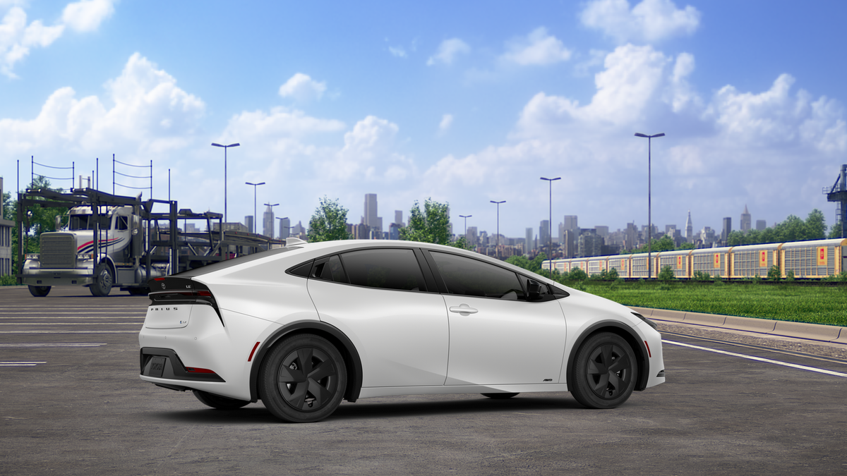 2026 Toyota Prius LE photo 11