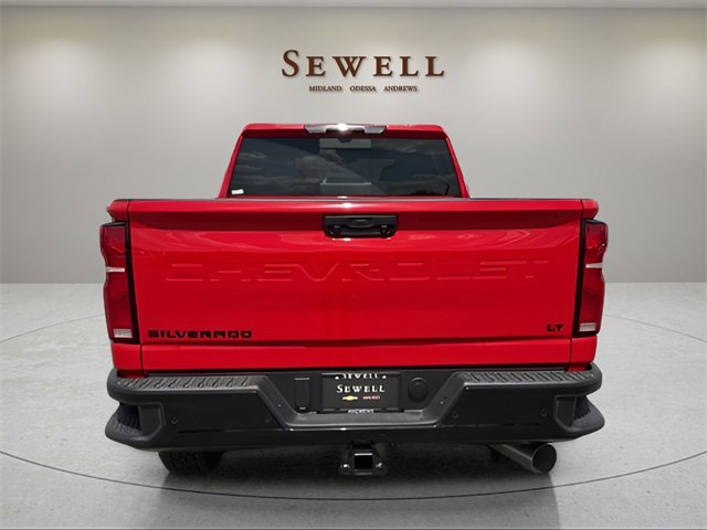 2025 Chevrolet Silverado 2500HD LT photo 4