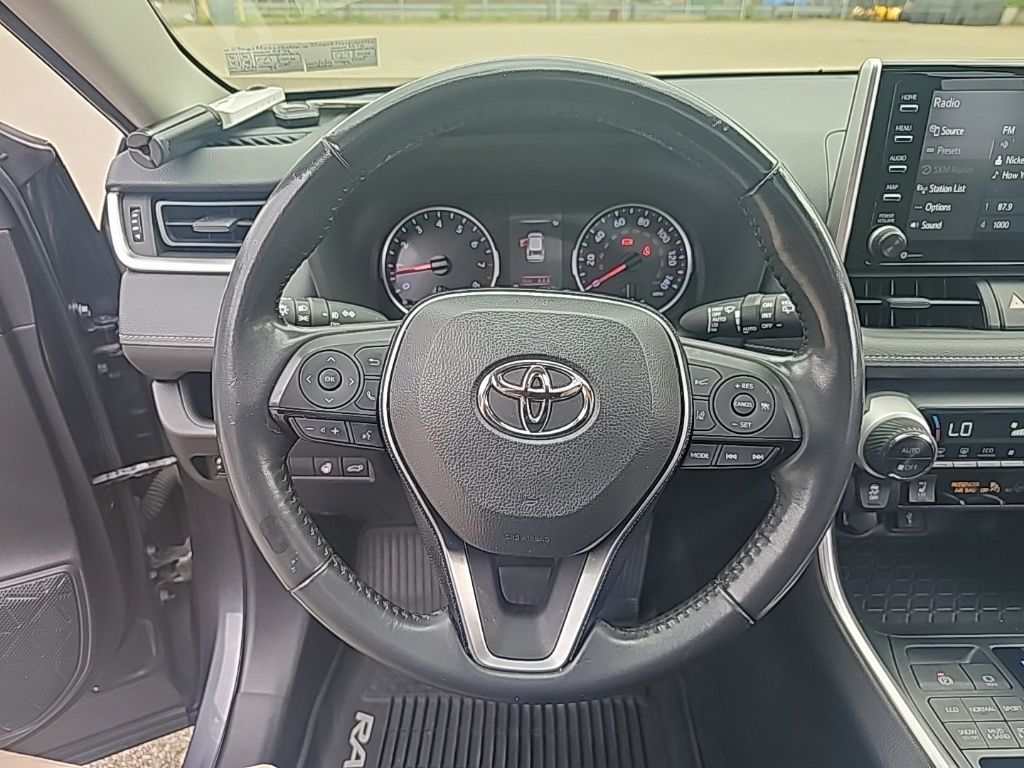 2020 Toyota RAV4 XLE photo 20