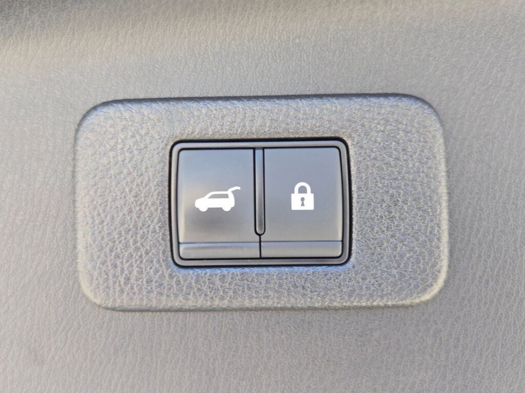 2024 Nissan Armada SL photo 11