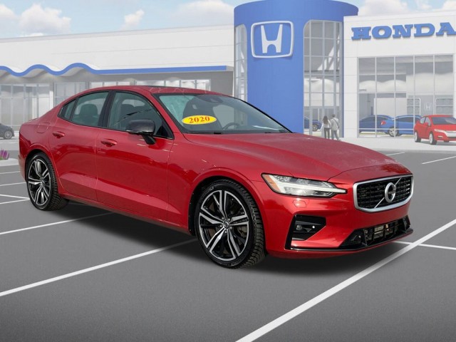 2020 Volvo S60 R-Design's photo