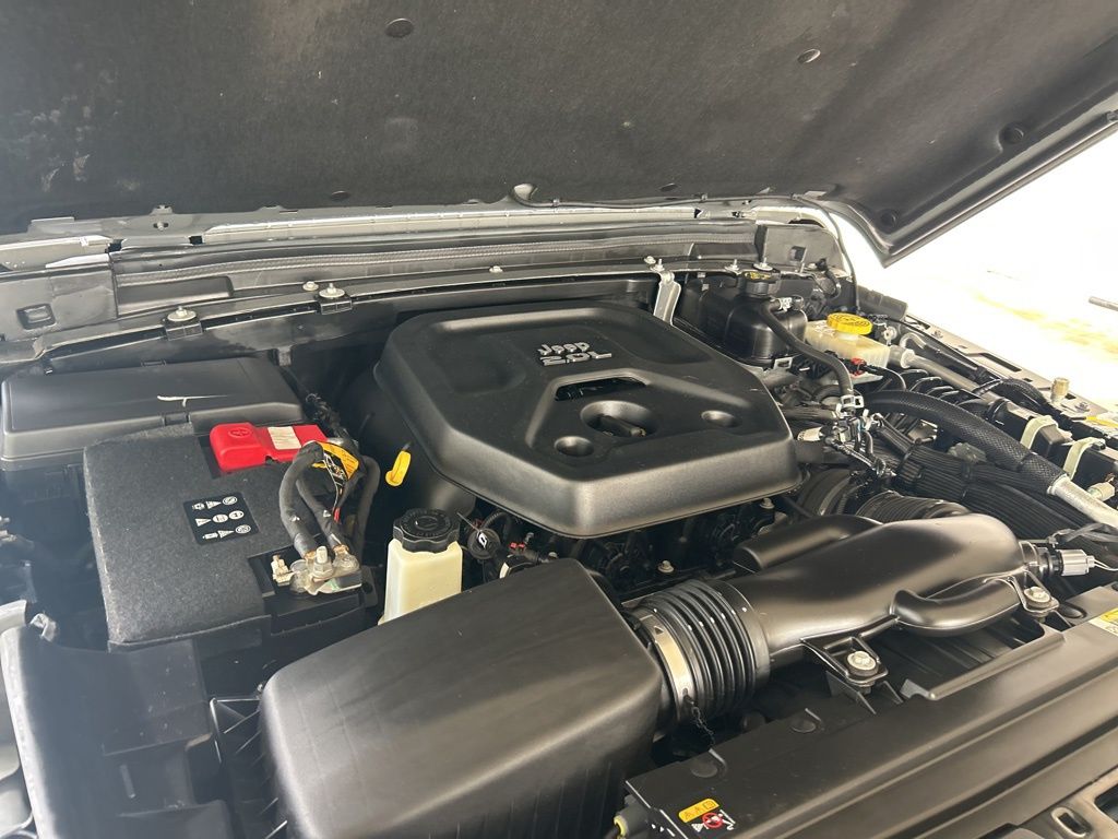 2021 Jeep Wrangler Unlimited Sahara photo 9