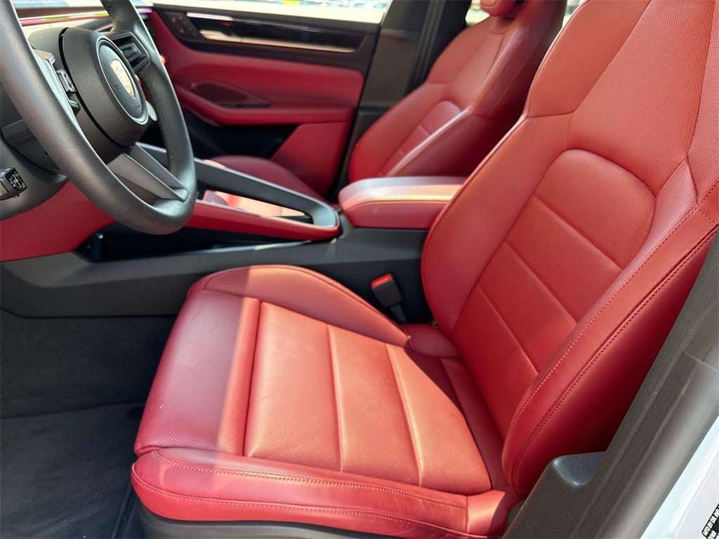 2024 Porsche Macan Electric 4 photo 20