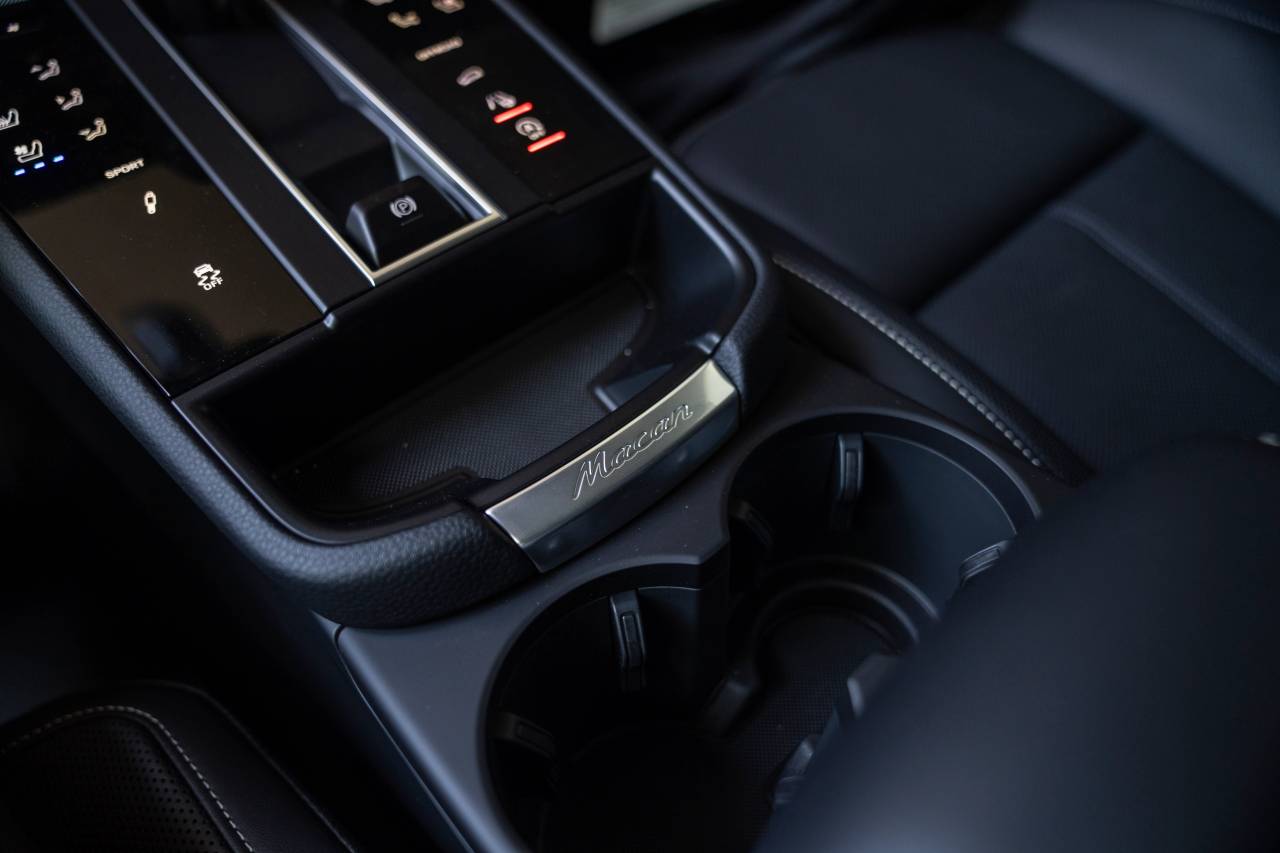 2025 Porsche Macan S photo 20