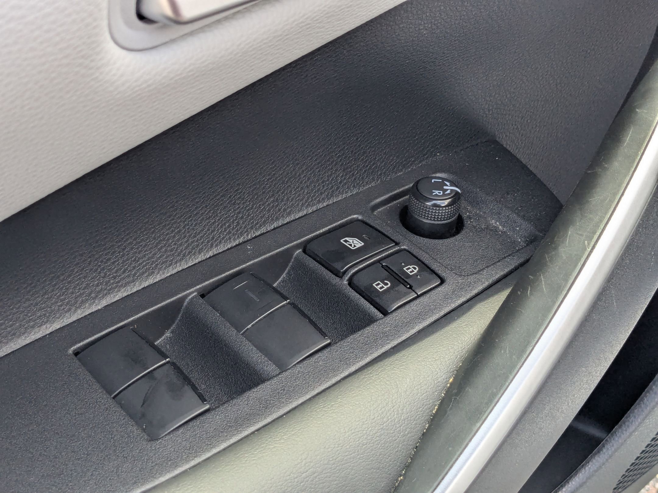 2024 Toyota Corolla SE photo 10