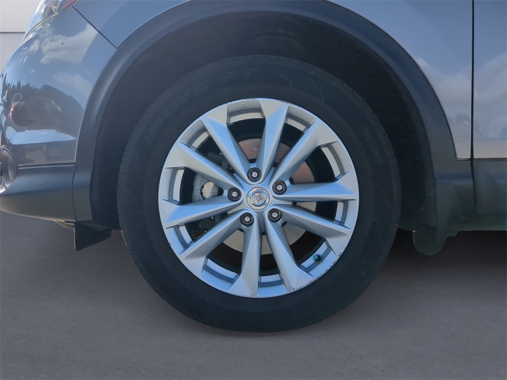 2017 Nissan Rogue Sport SV photo 9