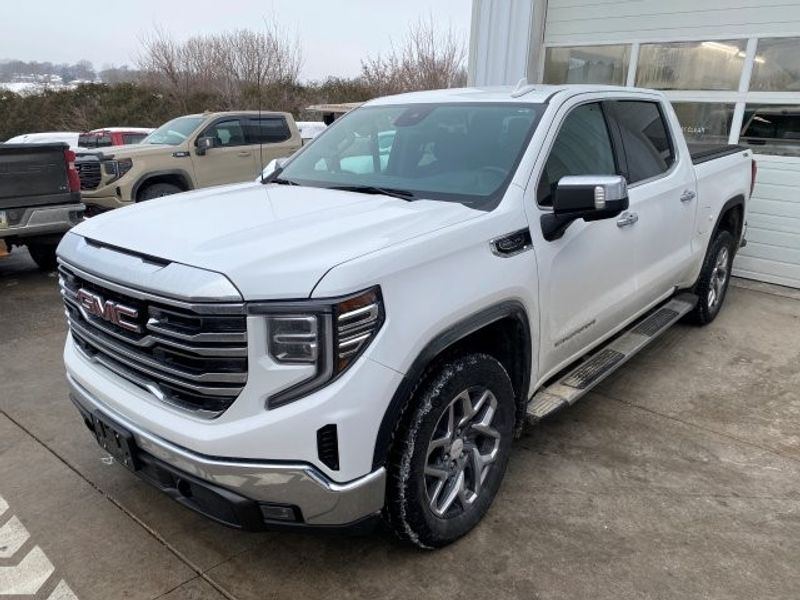 2023 GMC Sierra 1500 SLT's photo