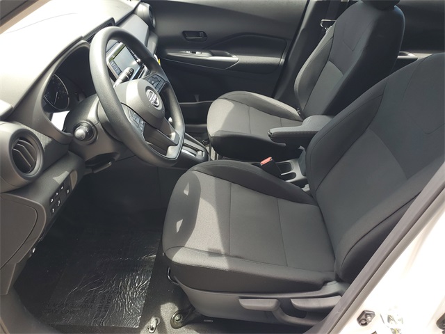 2025 Nissan Kicks Play S photo 8
