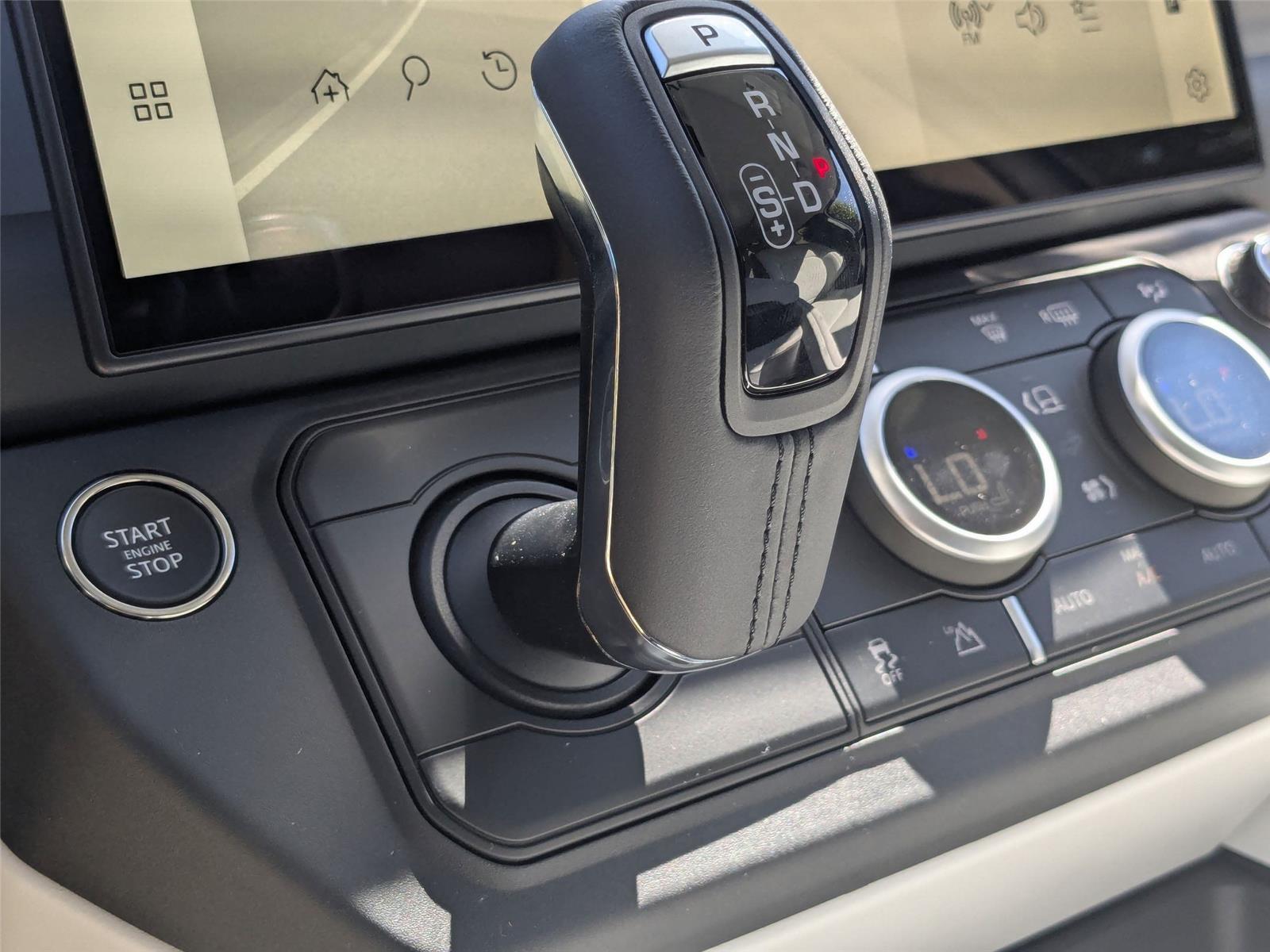 2026 Land Rover Defender 110 S photo 21