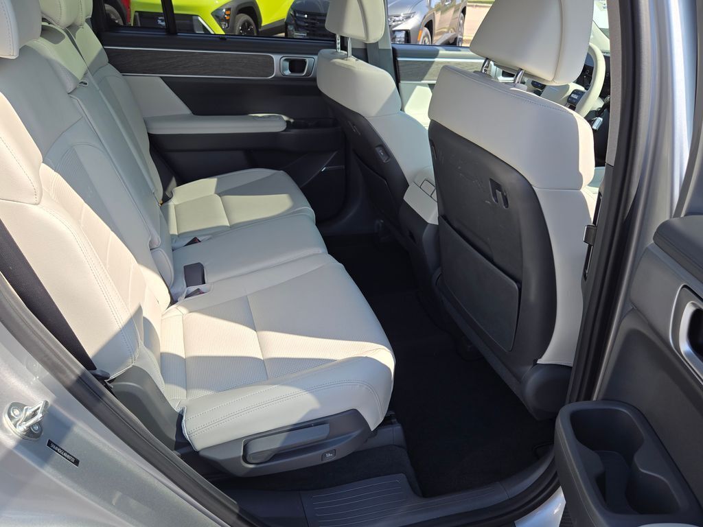 2024 Hyundai Santa Fe Limited photo 9