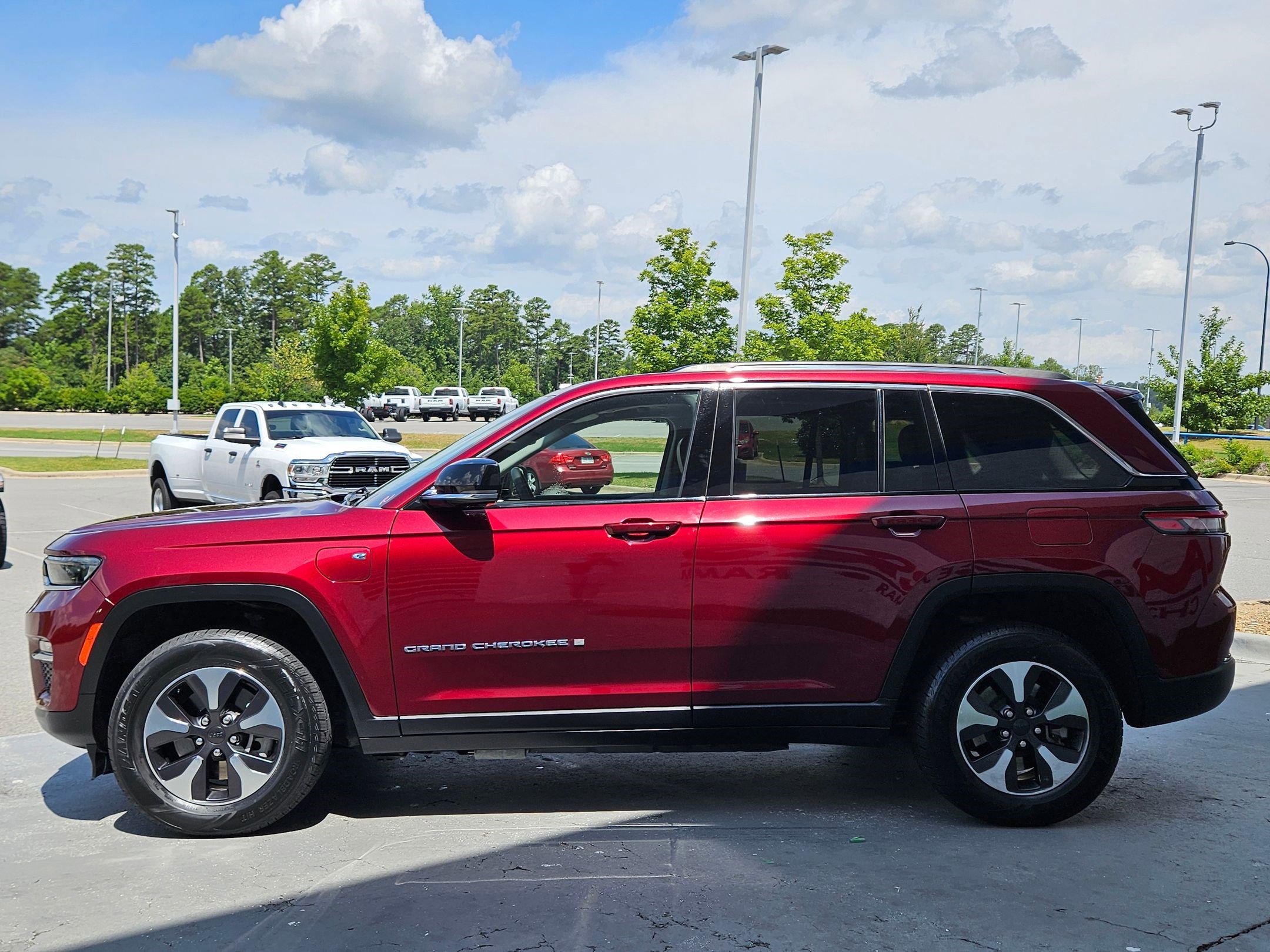 2023 Jeep Cherokee 4xe photo 4