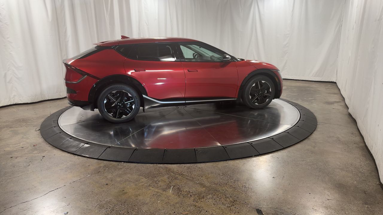 2025 Kia EV6 Wind photo 2