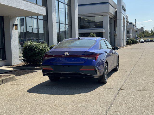 2025 Hyundai Elantra Limited photo 3