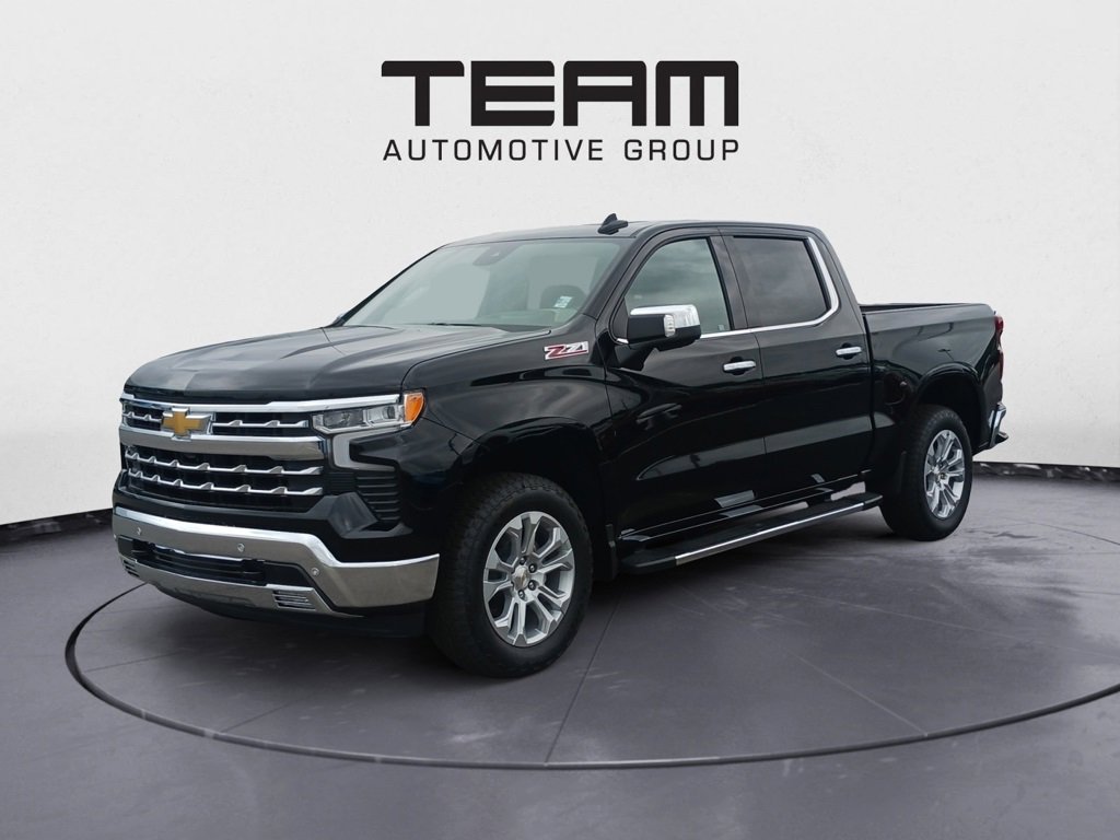 2025 Chevrolet Silverado 1500 LTZ photo 3