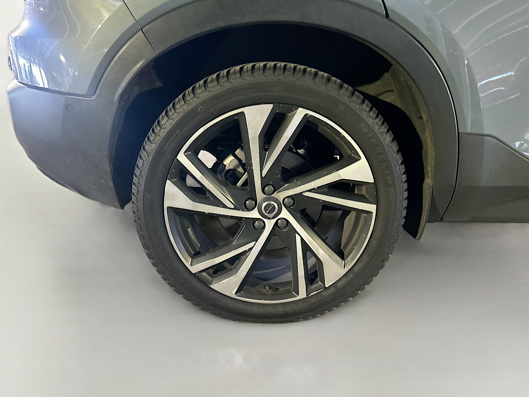 2021 Volvo XC40 R-Design AWD photo 32