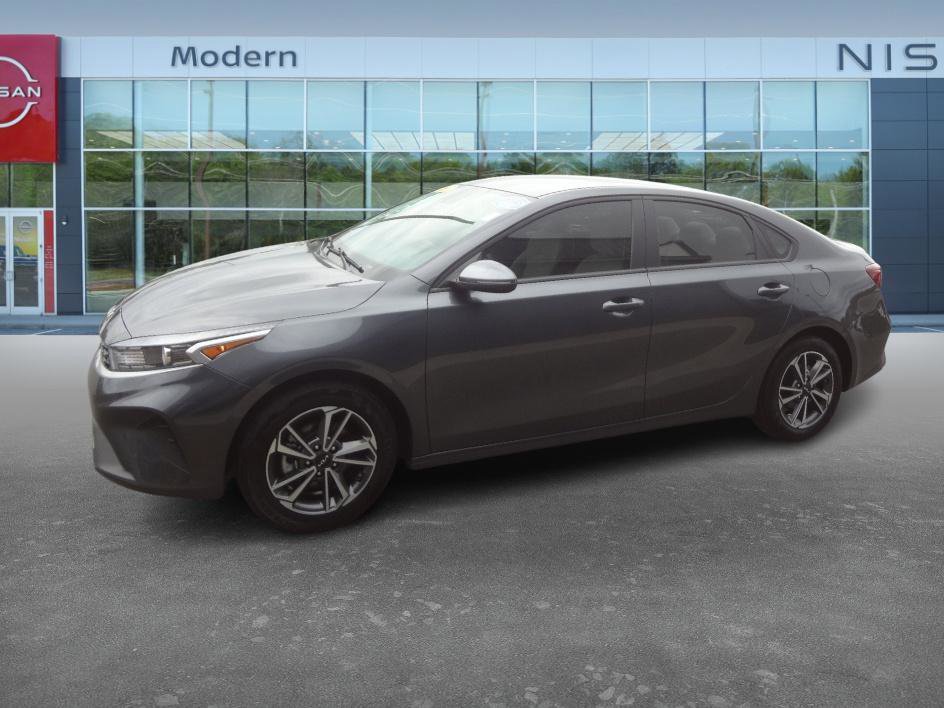 2023 Kia Forte LXS photo 4