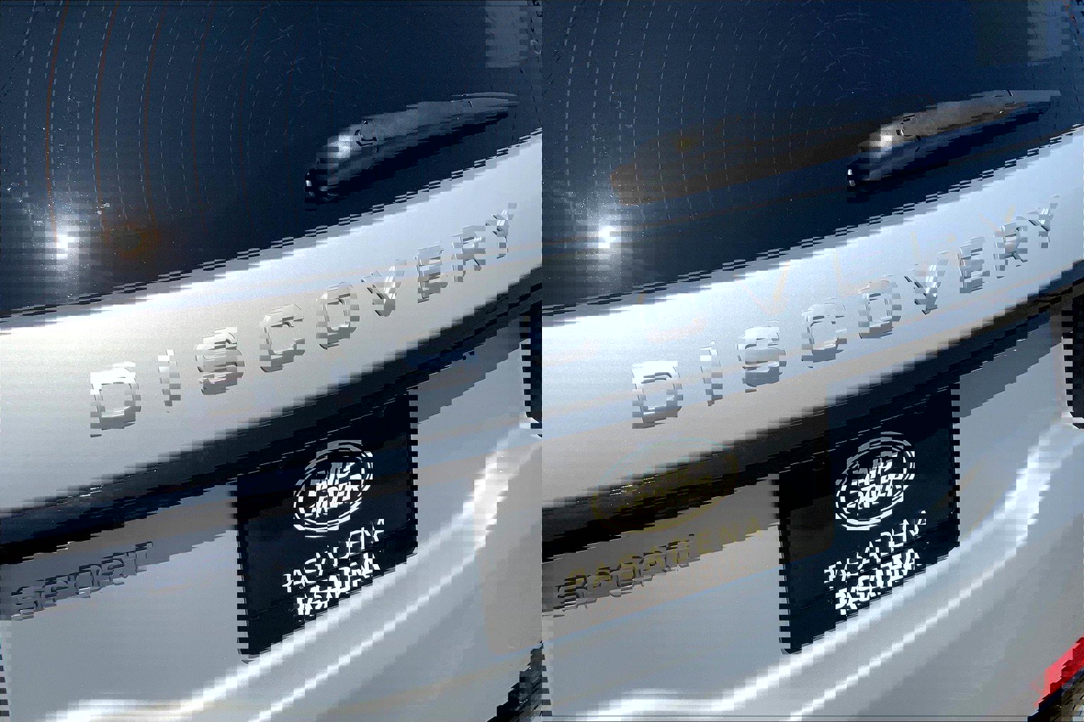 2024 Land Rover Discovery Sport S photo 30