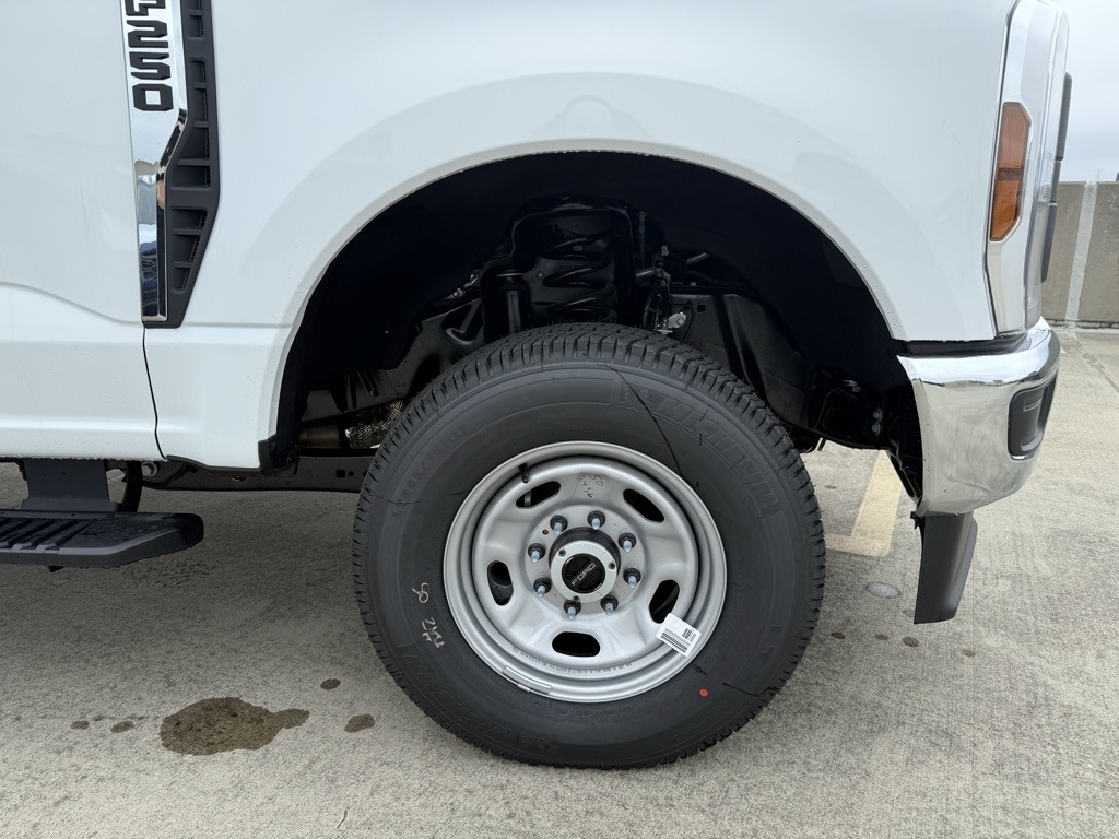 2025 Ford F-250 XL photo 5