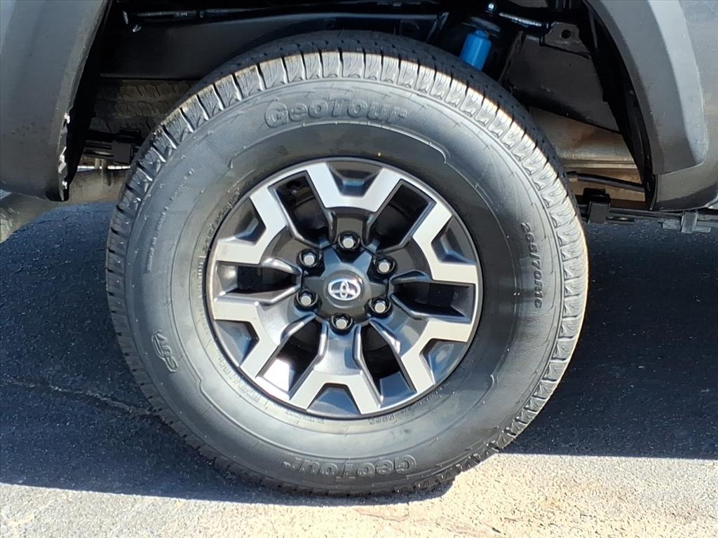 2023 Toyota Tacoma TRD photo 24