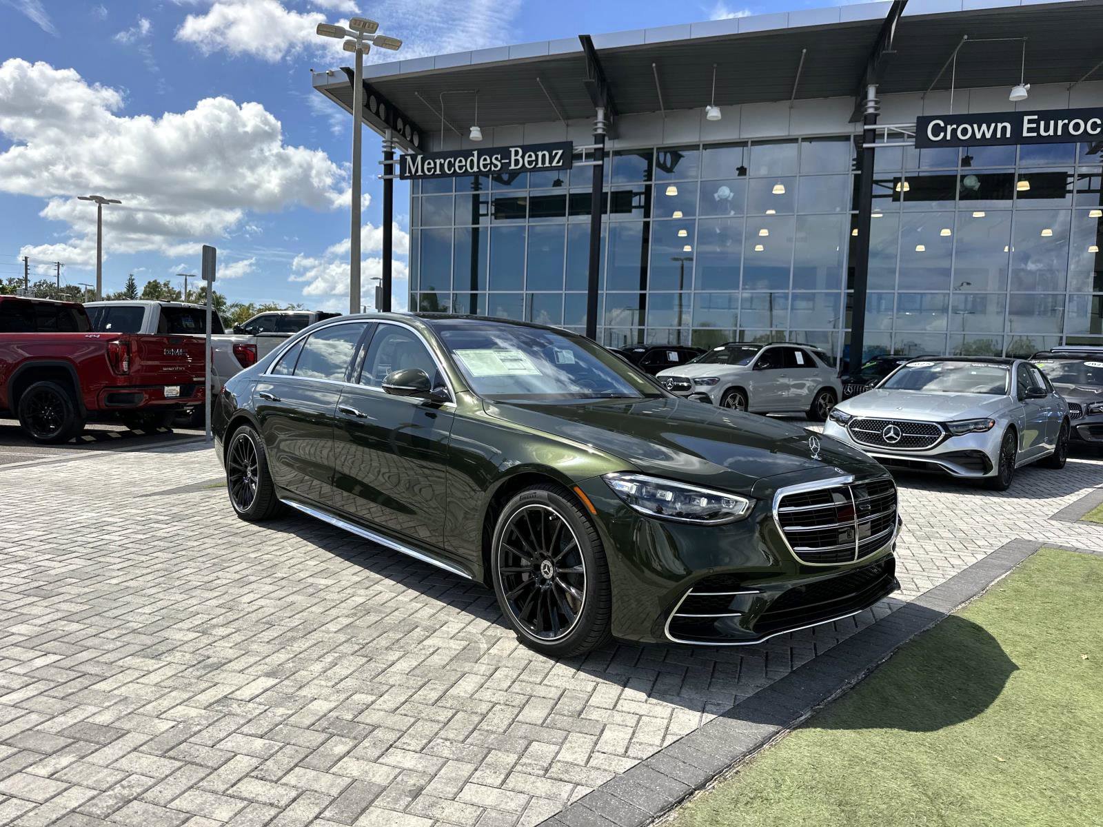 2026 Mercedes Benz S 580 4MATIC photo 2