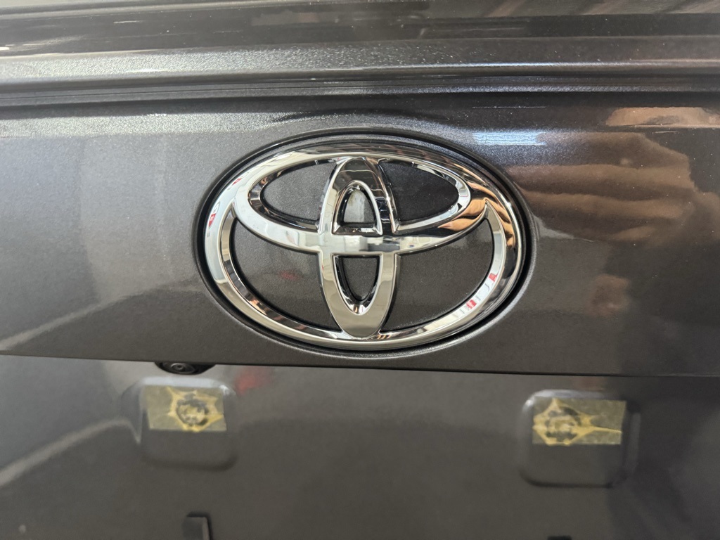 2025 Toyota RAV4 XLE Premium photo 21