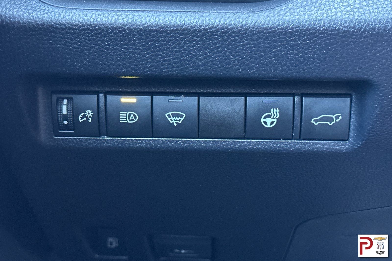 2020 Toyota RAV4 Hybrid XLE photo 30