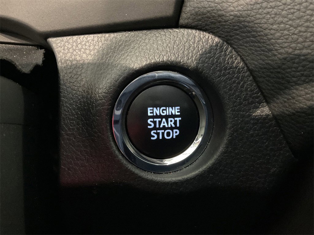2023 Toyota RAV4 XLE photo 21