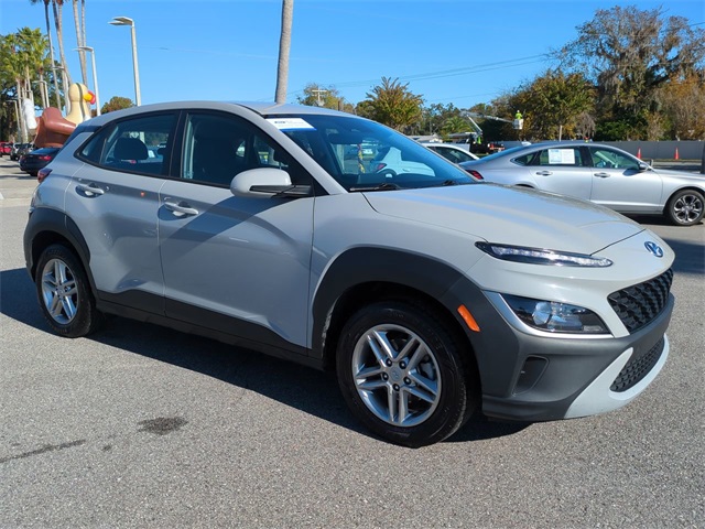 2022 Hyundai Kona SE photo 2