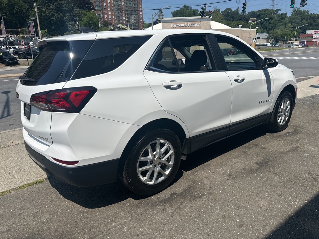 2023 Chevrolet Equinox LT photo 4