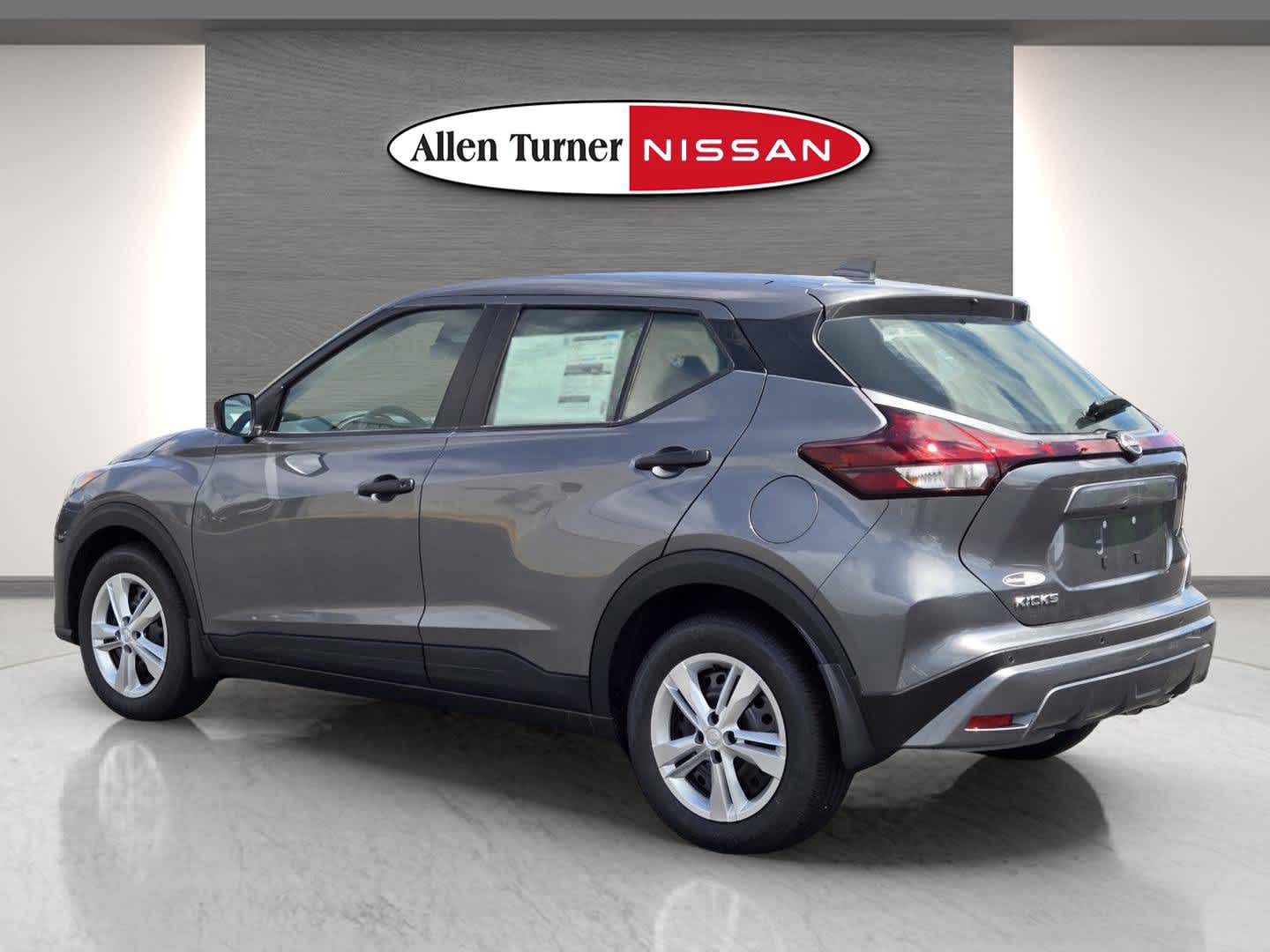 2025 Nissan Kicks Play S photo 8